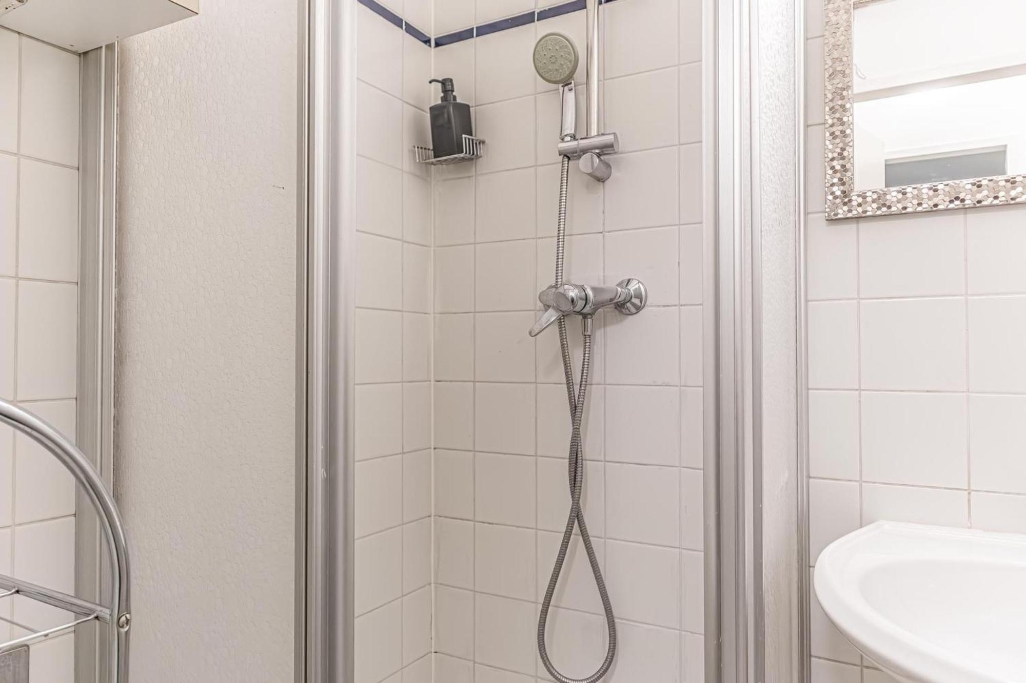 Lovely 2Br Apartment - Ideal For Long Stays Виена Екстериор снимка
