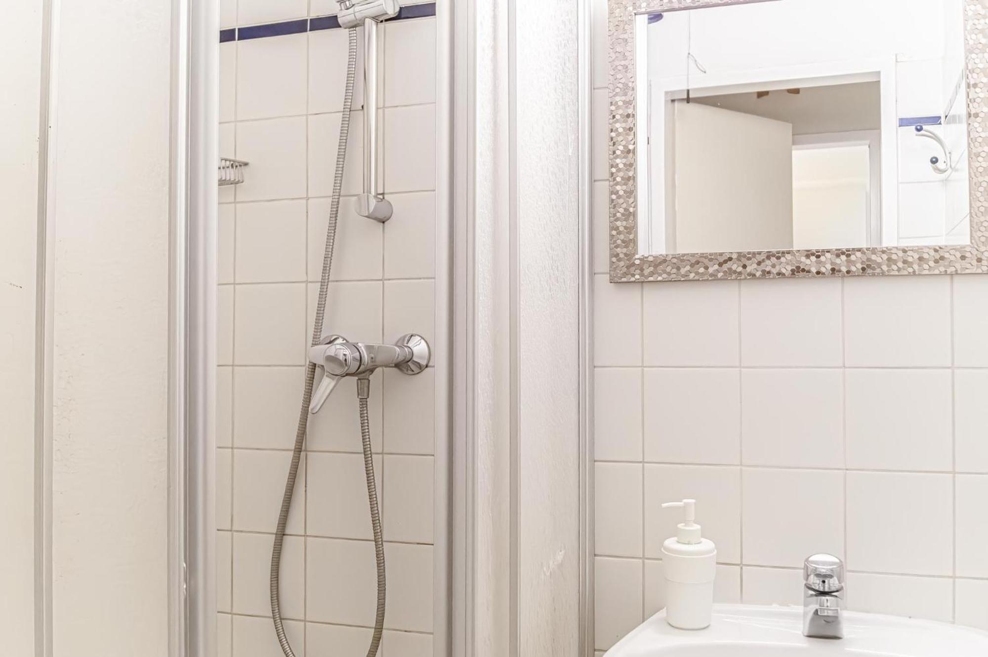 Lovely 2Br Apartment - Ideal For Long Stays Виена Екстериор снимка